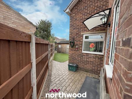 3 bedroom Semi-detached house for sale in Victoria Avenue, Hatfield, Doncaster, DN7