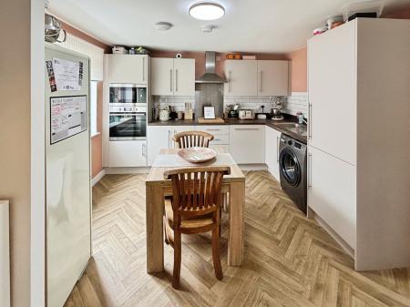 3 bedroom Semi-detached house for sale in Viking Way, Hatfield, Doncaster, DN7