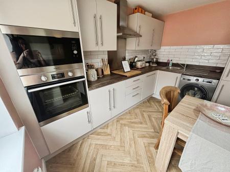 3 bedroom Semi-detached house for sale in Viking Way, Hatfield, Doncaster, DN7