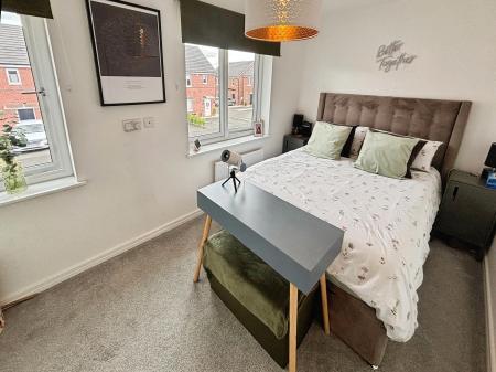 3 bedroom Semi-detached house for sale in Viking Way, Hatfield, Doncaster, DN7