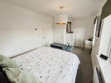 3 bedroom Semi-detached house for sale in Viking Way, Hatfield, Doncaster, DN7