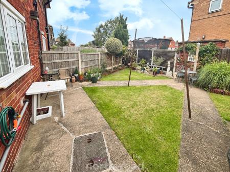 2 bedroom Semi-detached house for sale in West Avenue, Stainforth, Doncaster, DN7