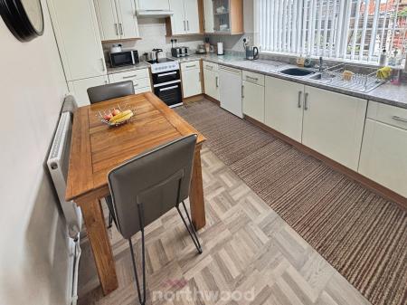 2 bedroom Semi-detached house for sale in West Avenue, Stainforth, Doncaster, DN7