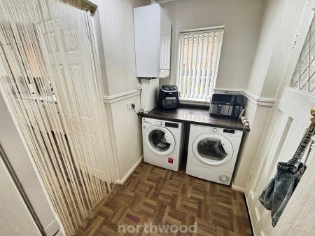 2 bedroom Semi-detached house for sale in West Avenue, Stainforth, Doncaster, DN7