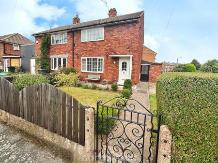 2 bedroom Semi-detached house for sale in West Avenue, Stainforth, Doncaster, DN7