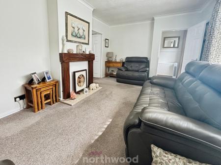2 bedroom Semi-detached house for sale in West Avenue, Stainforth, Doncaster, DN7