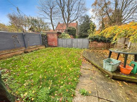 3 bedroom Semi-detached house for sale in Amanda Drive, Hatfield, Doncaster, DN7