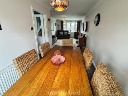 3 bedroom Semi-detached house for sale in Amanda Drive, Hatfield, Doncaster, DN7