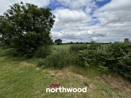 2 bedroom Bungalow for sale in Homestead Garth, Hatfield, Doncaster, DN7