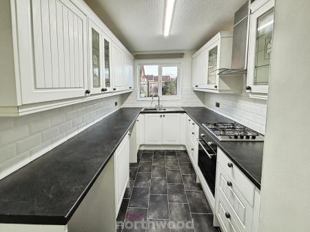 2 bedroom Bungalow for sale in Homestead Garth, Hatfield, Doncaster, DN7