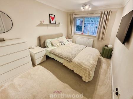 2 bedroom Bungalow for sale in Blenheim Close, Hatfield, Doncaster, DN7