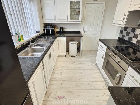 2 bedroom Bungalow for sale in Blenheim Close, Hatfield, Doncaster, DN7