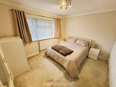 2 bedroom Bungalow for sale in Blenheim Close, Hatfield, Doncaster, DN7