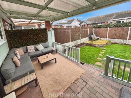 2 bedroom Bungalow for sale in Blenheim Close, Hatfield, Doncaster, DN7