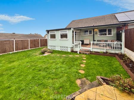 2 bedroom Bungalow for sale in Blenheim Close, Hatfield, Doncaster, DN7