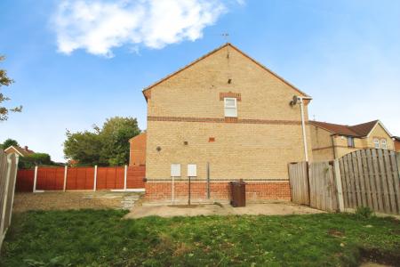 2 bedroom Semi-detached house for sale in Bank End Close, Bolton upon Dearne, S63
