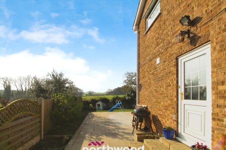 4 bedroom Detached house for sale in Cedar Walk, Campsall, Doncaster, DN6