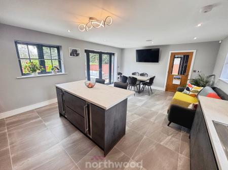 4 bedroom Detached house for sale in Church View, Crowle, DN17