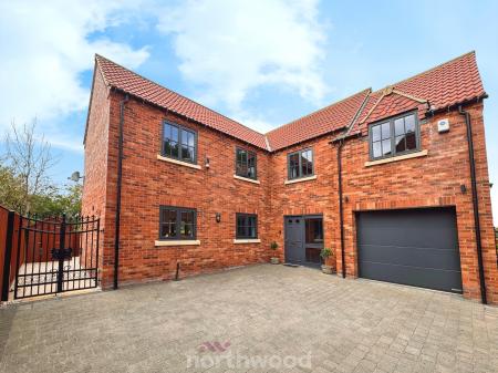 4 bedroom Detached house for sale in Church View, Crowle, DN17