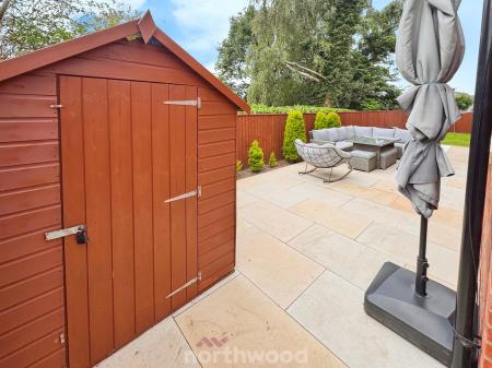 4 bedroom Detached house for sale in Church View, Crowle, DN17