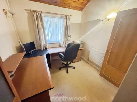 3 bedroom Bungalow for sale in St Georges Avenue, Dunsville, Doncaster, DN7