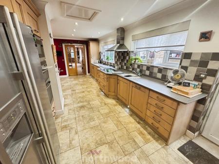 3 bedroom Bungalow for sale in St Georges Avenue, Dunsville, Doncaster, DN7