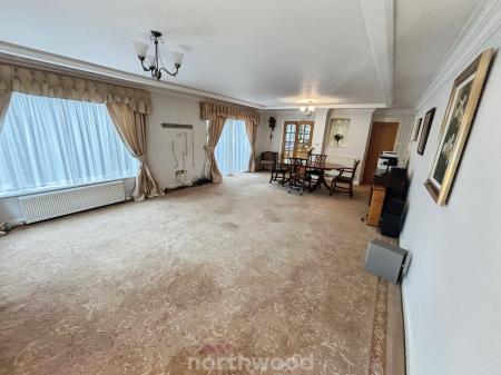 3 bedroom Bungalow for sale in St Georges Avenue, Dunsville, Doncaster, DN7