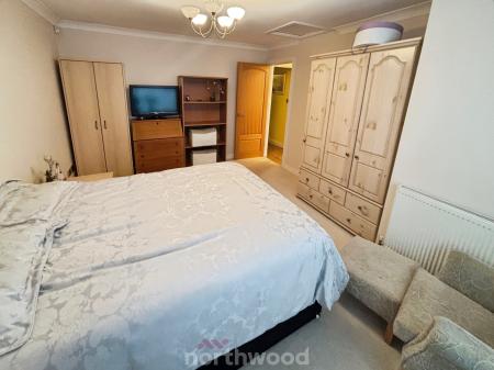 3 bedroom Bungalow for sale in St Georges Avenue, Dunsville, Doncaster, DN7