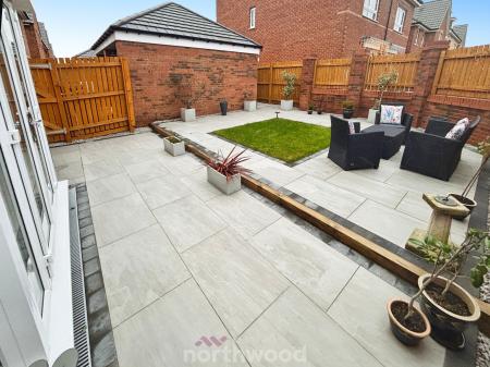 4 bedroom Detached house for sale in Fallow Road, Hatfield, Doncaster, DN7