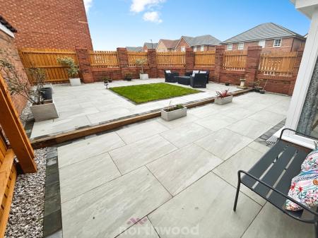 4 bedroom Detached house for sale in Fallow Road, Hatfield, Doncaster, DN7