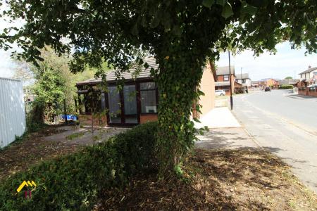 2 bedroom Bungalow to let in Broadwater Drive, Dunscroft, Doncaster, DN7