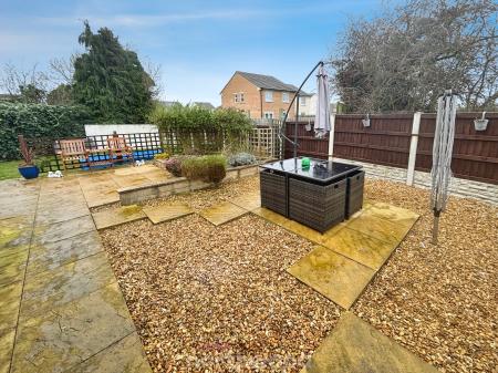 3 bedroom Semi-detached house for sale in Stony Close, Stainforth, Doncaster, DN7