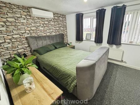 3 bedroom Semi-detached house for sale in Stony Close, Stainforth, Doncaster, DN7