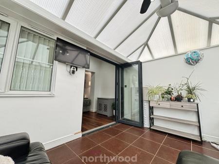 3 bedroom Semi-detached house for sale in Stony Close, Stainforth, Doncaster, DN7