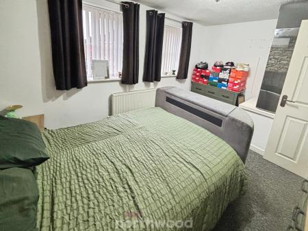 3 bedroom Semi-detached house for sale in Stony Close, Stainforth, Doncaster, DN7