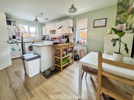 3 bedroom Semi-detached house for sale in Thorncliffe Drive, Stainforth, Doncaster, DN7