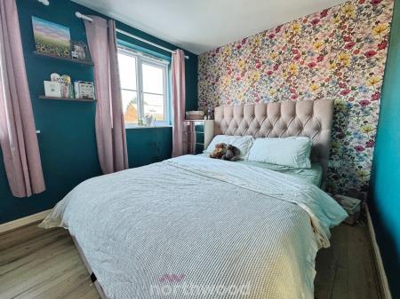 3 bedroom Semi-detached house for sale in Thorncliffe Drive, Doncaster, Doncaster, DN7