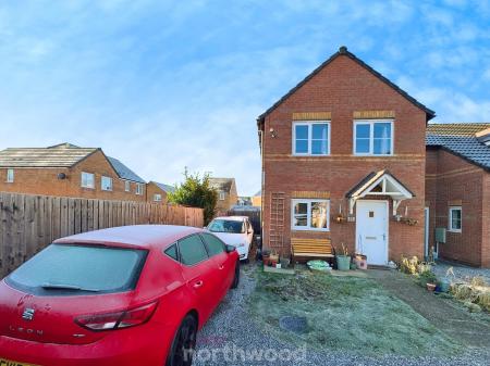 3 bedroom Semi-detached house for sale in Thorncliffe Drive, Doncaster, Doncaster, DN7