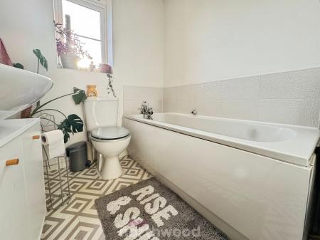 3 bedroom Semi-detached house for sale in Thorncliffe Drive, Doncaster, Doncaster, DN7