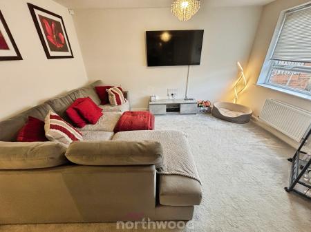 3 bedroom Semi-detached house for sale in Saxon Avenue Hatfield, Hatfield, Doncaster, DN7