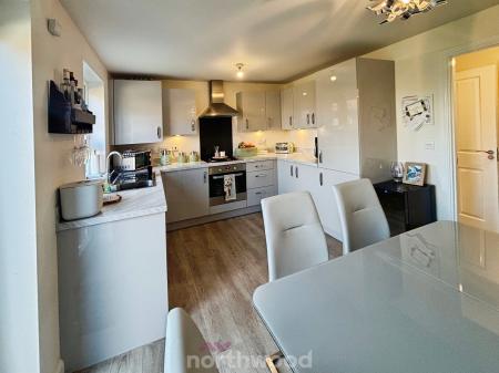 3 bedroom Semi-detached house for sale in Saxon Avenue Hatfield, Hatfield, Doncaster, DN7