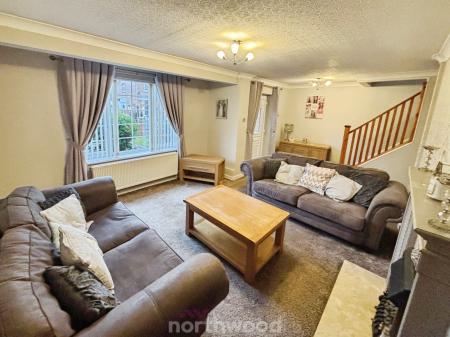 3 bedroom Semi-detached house for sale in Oldfield Crescent, Stainforth, Doncaster, DN7
