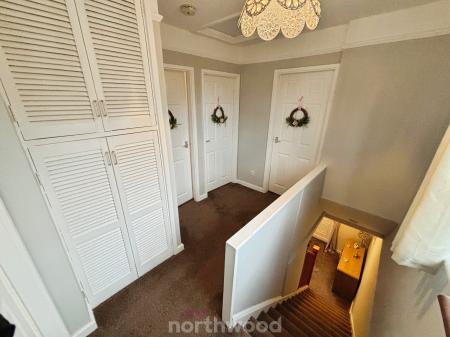 3 bedroom Semi-detached house for sale in Oldfield Crescent, Stainforth, Doncaster, DN7