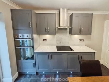 3 bedroom Semi-detached house for sale in Oldfield Crescent, Stainforth, Doncaster, DN7