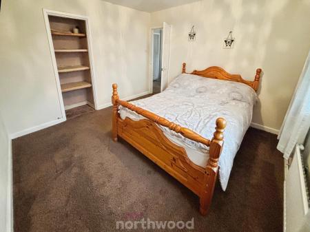 3 bedroom Semi-detached house for sale in Oldfield Crescent, Stainforth, Doncaster, DN7