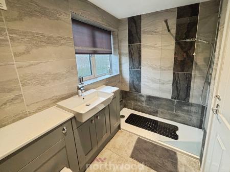 3 bedroom Semi-detached house for sale in Oldfield Crescent, Stainforth, Doncaster, DN7