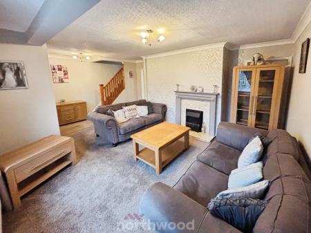 3 bedroom Semi-detached house for sale in Oldfield Crescent, Stainforth, Doncaster, DN7