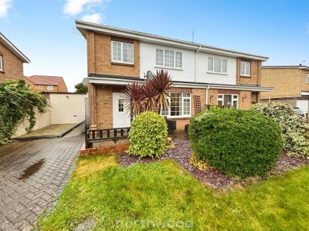 3 bedroom Semi-detached house for sale in Oldfield Crescent, Stainforth, Doncaster, DN7
