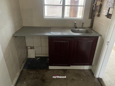 3 bedroom Semi-detached house for sale in Beech Crescent, Stainforth, Doncaster, DN7