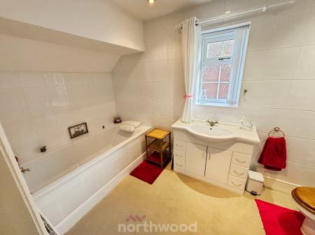 4 bedroom Bungalow for sale in Braithwaite Lane, Braithwaite, Doncaster, DN7